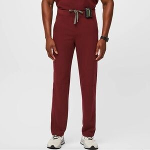 Figs Men’s Axim Cargo Scrub Pants Burgundy Size L Short